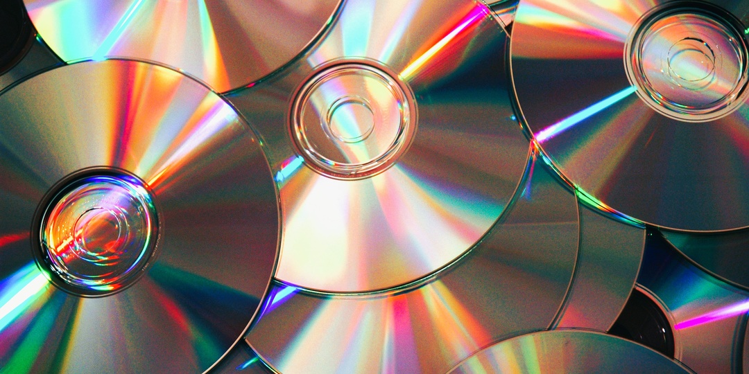 Дальнобойщики вешают компакт-диски под лобовым стеклом: Я раскрываю секрет.