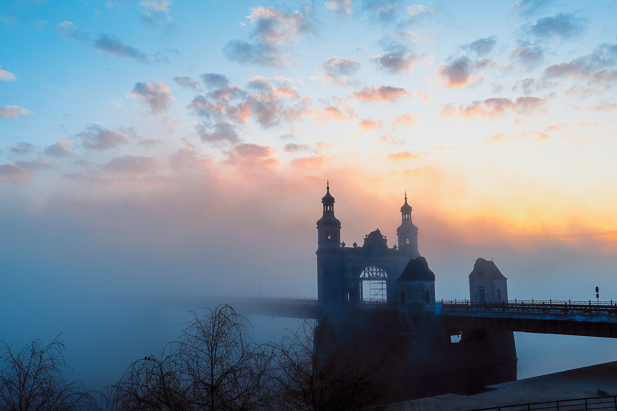 Мост королевы Луизы на рассвете 