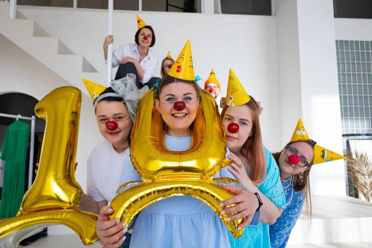 Основатель Наталья Широкова - в центре