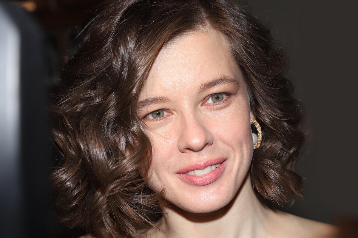     Беременная Катерина Шпица снялась с обнаженной грудью вместе с мужем по важному поводу