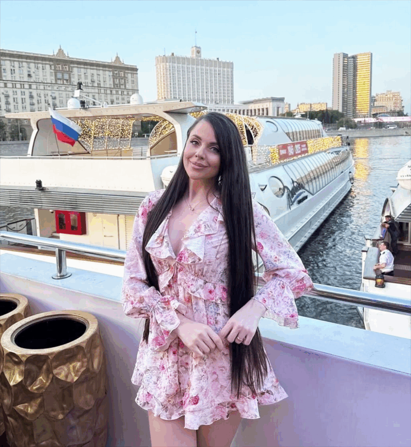    Ольга Григорьевская, известная как Рапунцель, с первых дней приковывала к себе внимание публики.