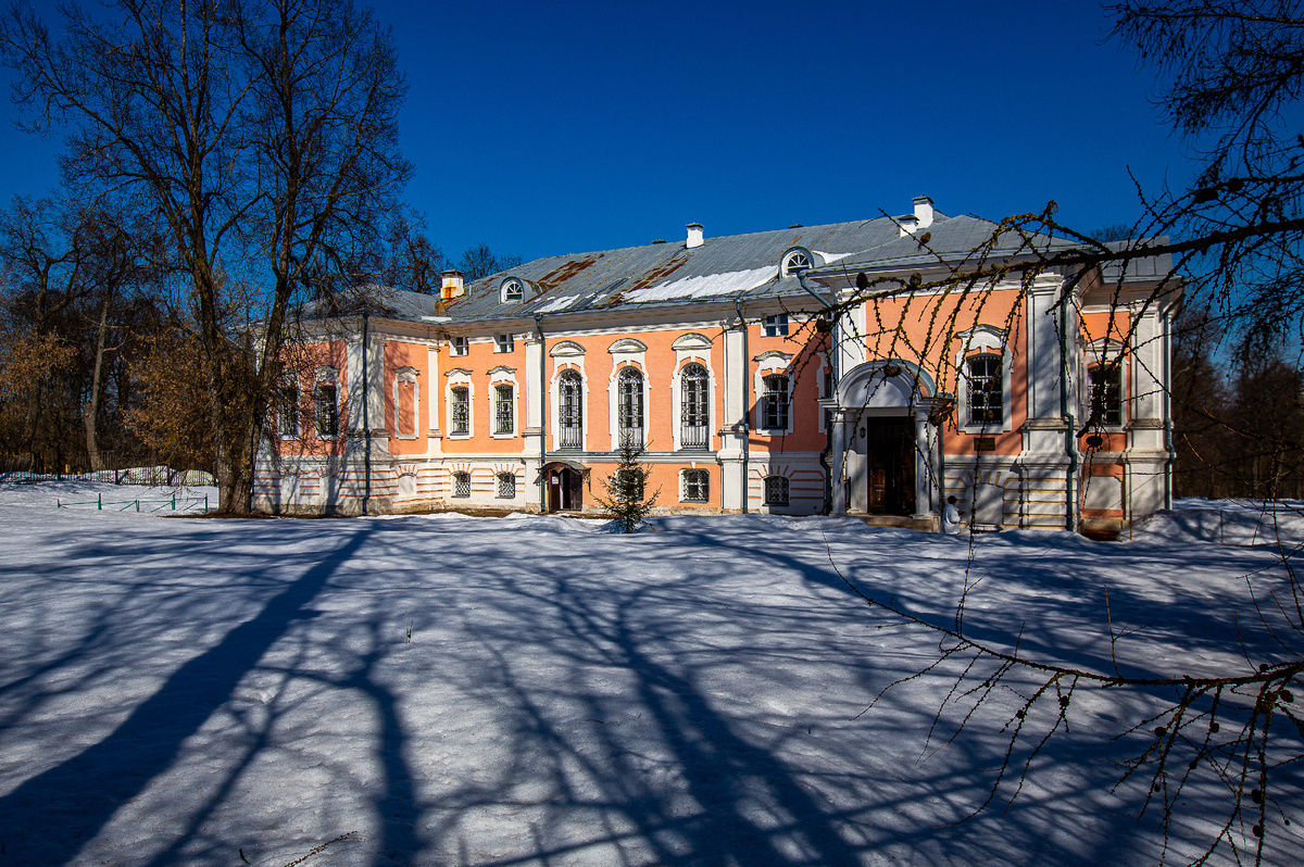 Усадьба Лопасня-Зачатьевское. Главный дом. Март 2026. Чехов, Московская область. Фото автора статьи 