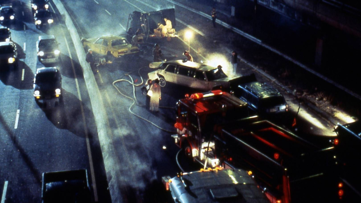     Массовое ДТП   
 Цитата из х∕ф «Автокатастрофа». Реж. Дэвид Кроненберг. 1996. Канада, Великобритания