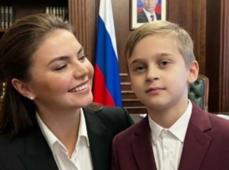 Тайна, которую скрывали 15 лет: сын Алины Кабаевой вырос — и его сходство стало невозможно игнорировать.