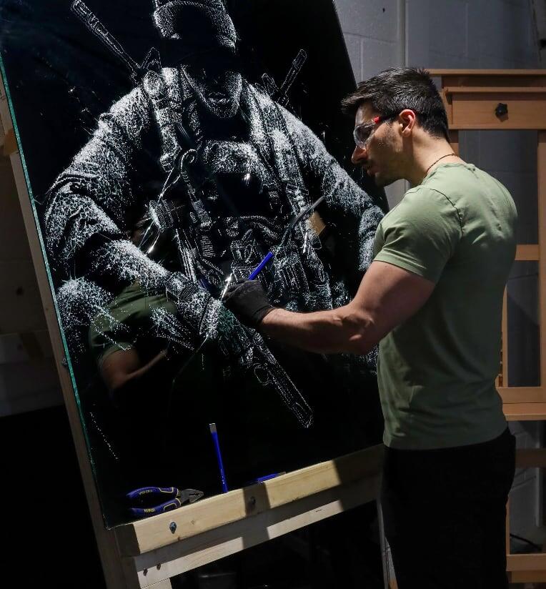 Художник за работой...