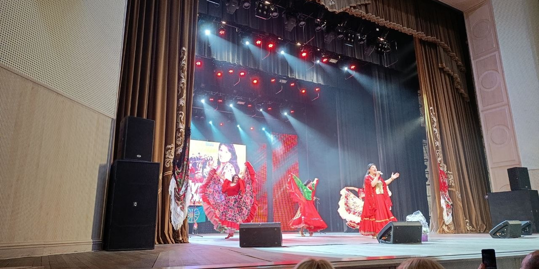 Как цепочка добрых людей привела нас на цыганский праздник в Донецк: костёр Луизы Жемчужной и единство народов