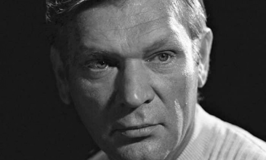 "Женщина-вертухай влюбилась в него, тем и спасла от гибели"