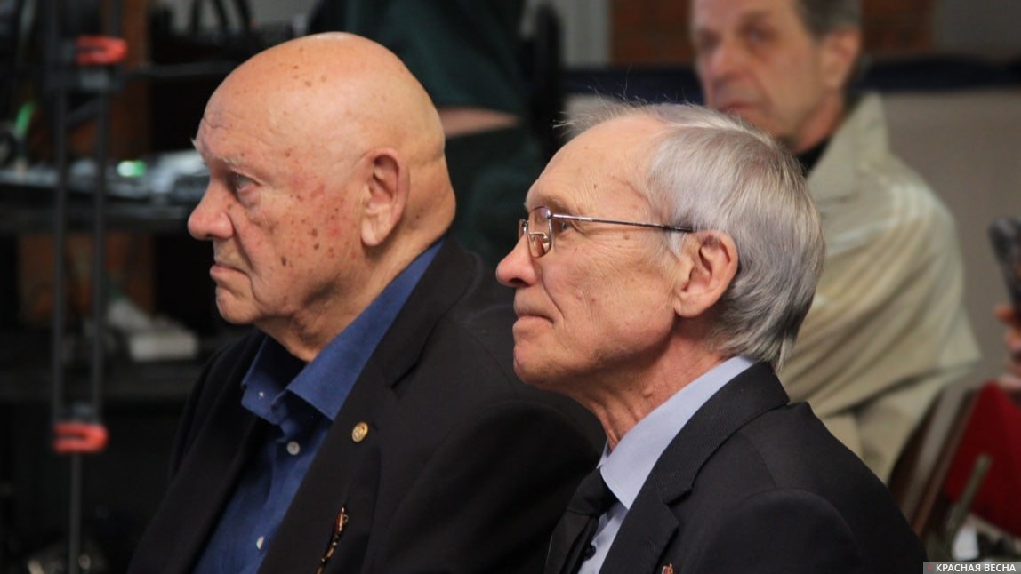     Советские космонавты — Владимир•Джанибеков и Сергей•Авдеев   
Олег Константинов (с) ИА Красная Весна