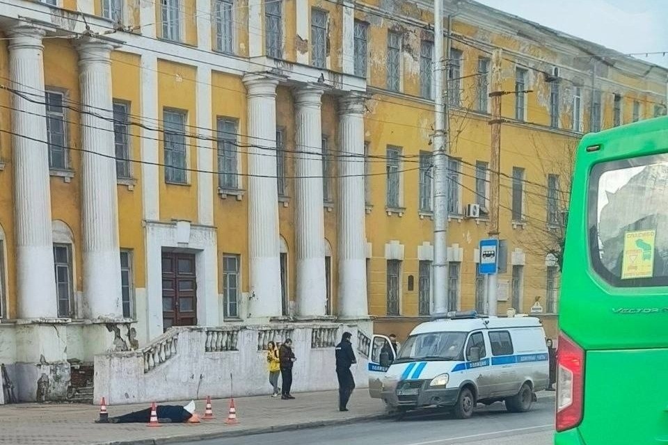    В центре Рязани обнаружили труп мужчины. Фото: Топор.