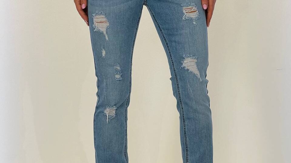 Привет, друзья! Подготовила для Вас супер-распродажу весенне-летних джинс по 990