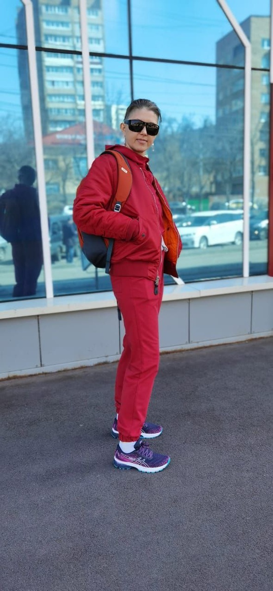 Мой вес держится на отметке 55 кг плюс минус гуляющие 2-3 кило уже больше пятнадцати лет, как уехала из отчего дома.