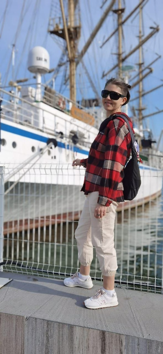 По поводу своего веса я никогда не переживала. Меня волновал живот! Чтобы был подтянутым и плоским, и ноги не толстые))). Вот были два моих затыка.