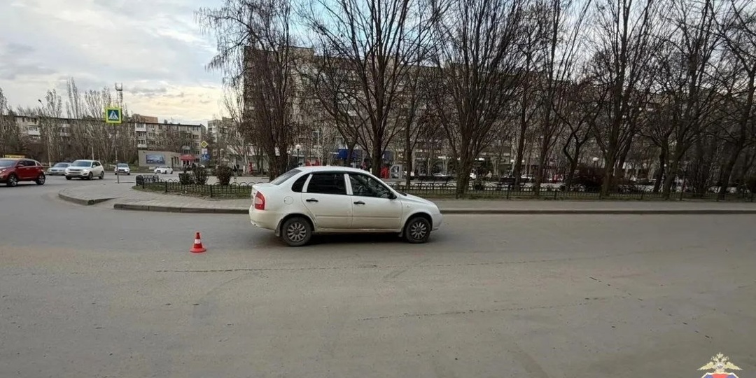 В Волгограде «Лада» при совершении маневра сбила двух пешеходов