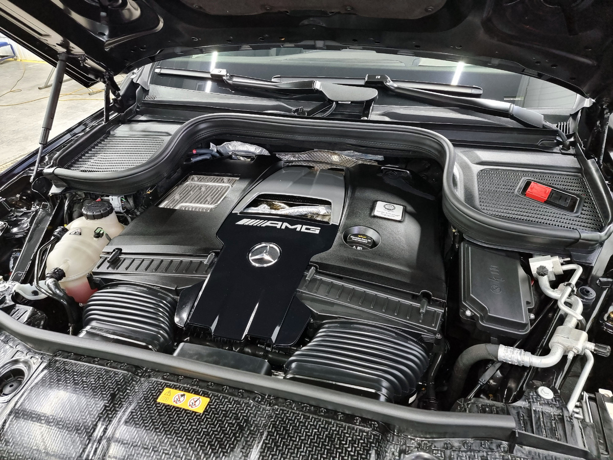 Двигатель Mercedes Benz GLE Coupe G63 после детейлинг мойки