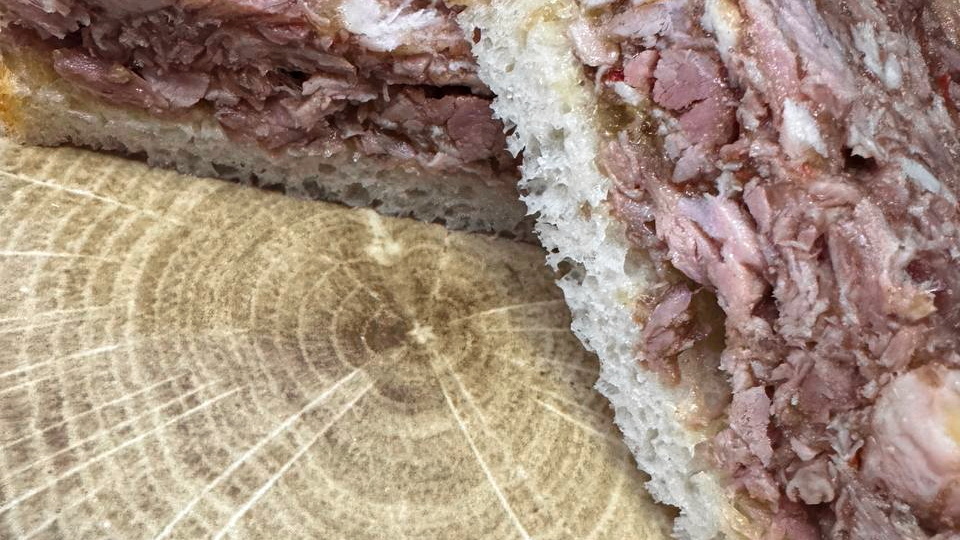 Любителям «долгих» и пряных блюд и свинины этот вариант приготовления, уверен, понравится