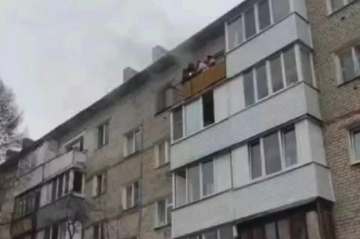    В Перми на улице Маяковского загорелась квартира в жилом доме