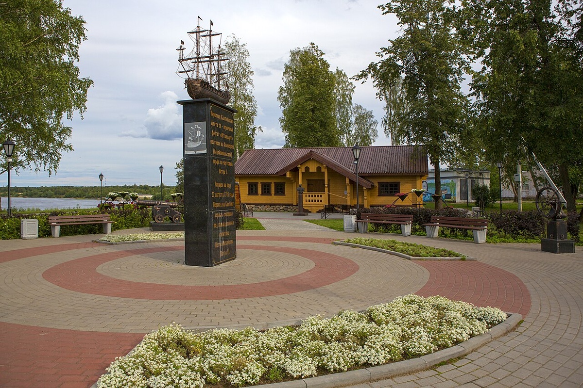 Выставочный павильон "Домик Петра I", Лодейное Поле. Автор фото: Olga1969. Собственная работа, CC BY-SA 4.0, https://commons.wikimedia.org/w/index.php?curid=110817717