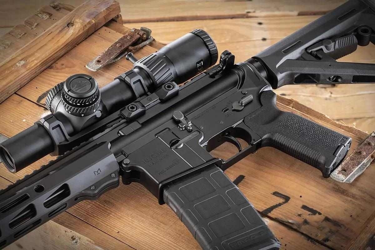 Ruger Harrier — доступная винтовка в стиле AR с современными функциями. Тестирование с оптическим прицелом Sightmark Presidio 1-10x26 мм показало её эффективность.