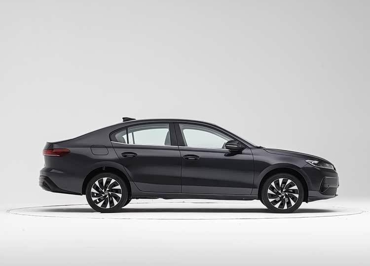 Volkswagen Jetta 2026: для тех кто не хочет китайца, с 1.5 турбо и автопилотом за 1,2 млн рублей!