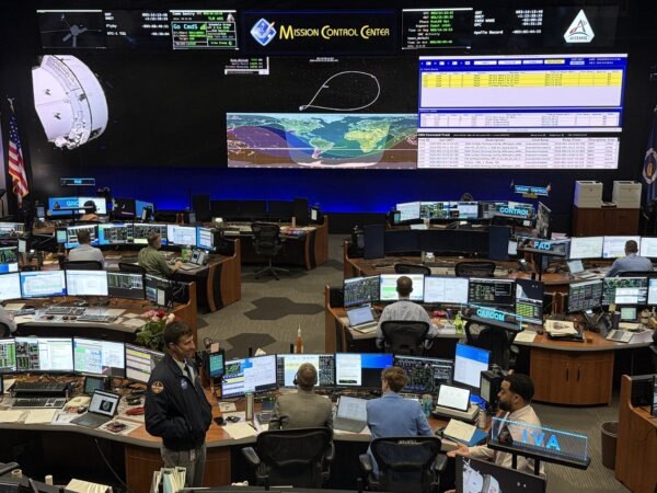 «Артемида-II» уже ближе к Луне, чем к Земле