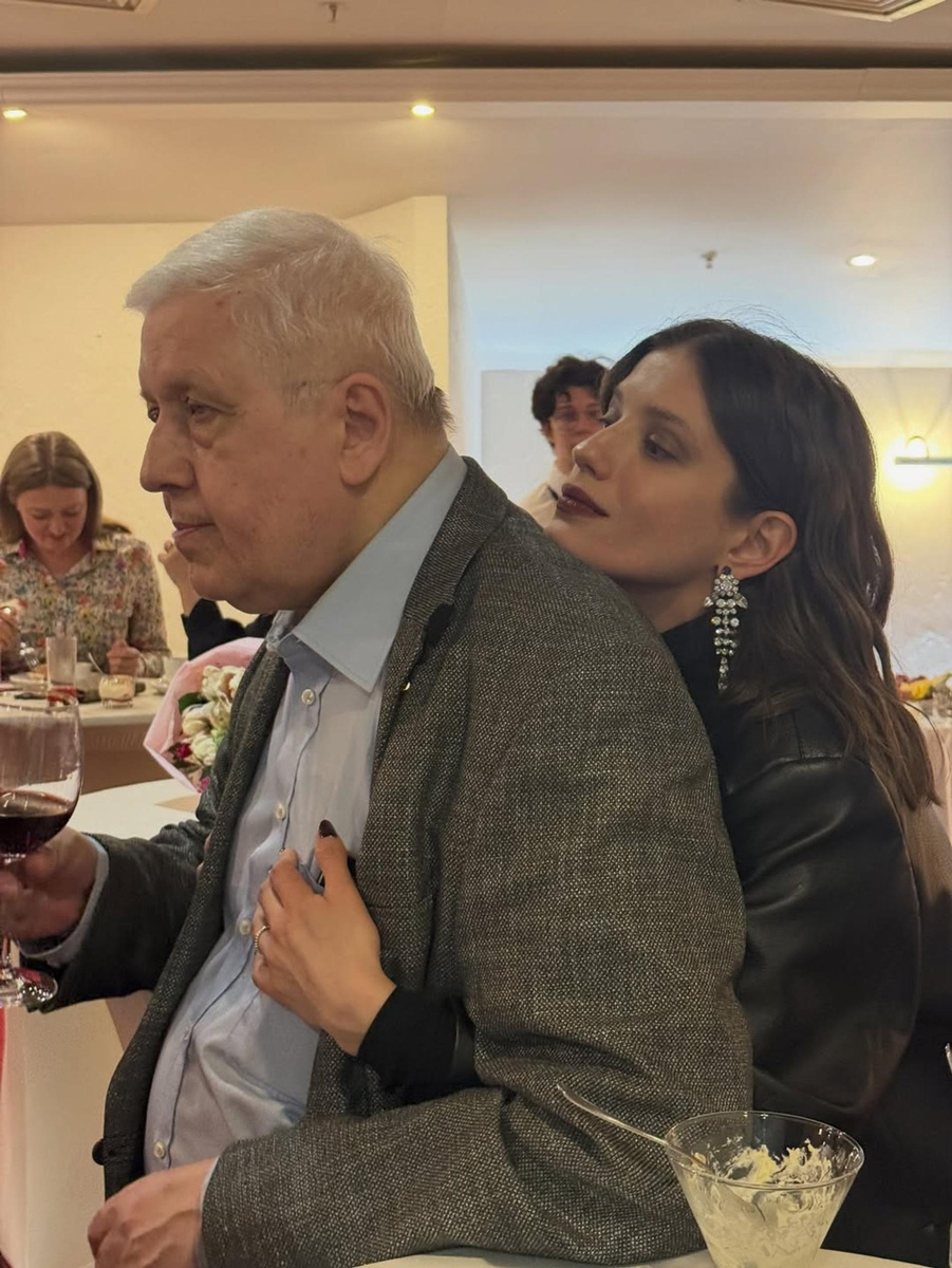    Анна Чиповская с отцом. Фото: Инстаграм (запрещен в РФ) @chi_pa