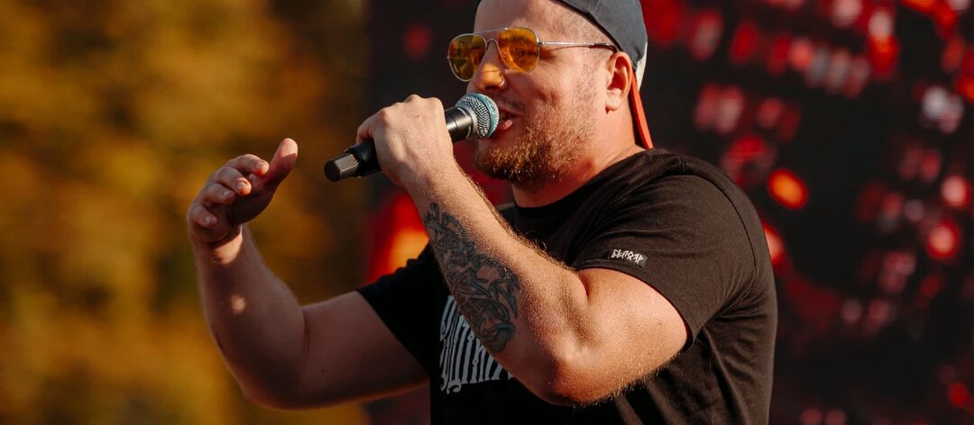 Денис Кизим продолжает исследовать славянскую культуру в песне "Аркона"