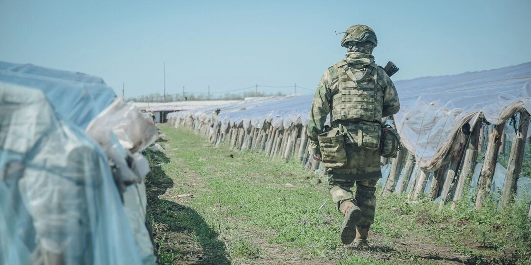 Мошенники запугали вдову участника СВО связью с иностранцем и похитили гробовые