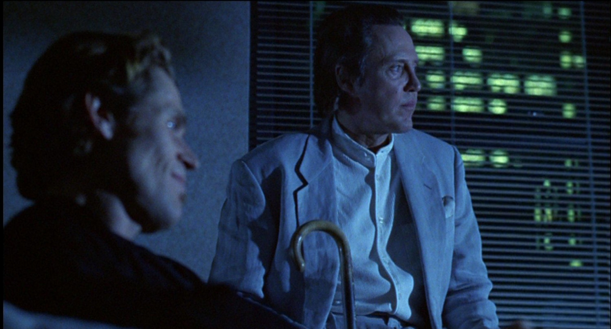 Неонуар - неоновый свет пробивается сквозь жалюзи. 