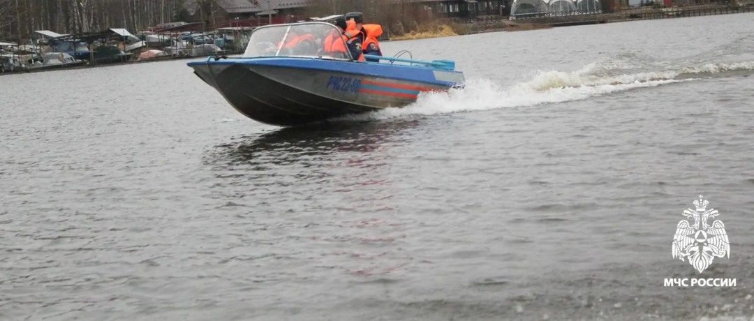Костромичей убедительно попросили не кататься на лодках в половодье