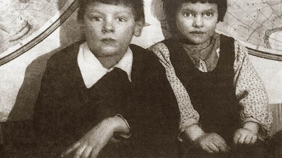 Андрей и Марина Тарковские в доме на Щипке, 1939 год Фото: Л. Горнунг