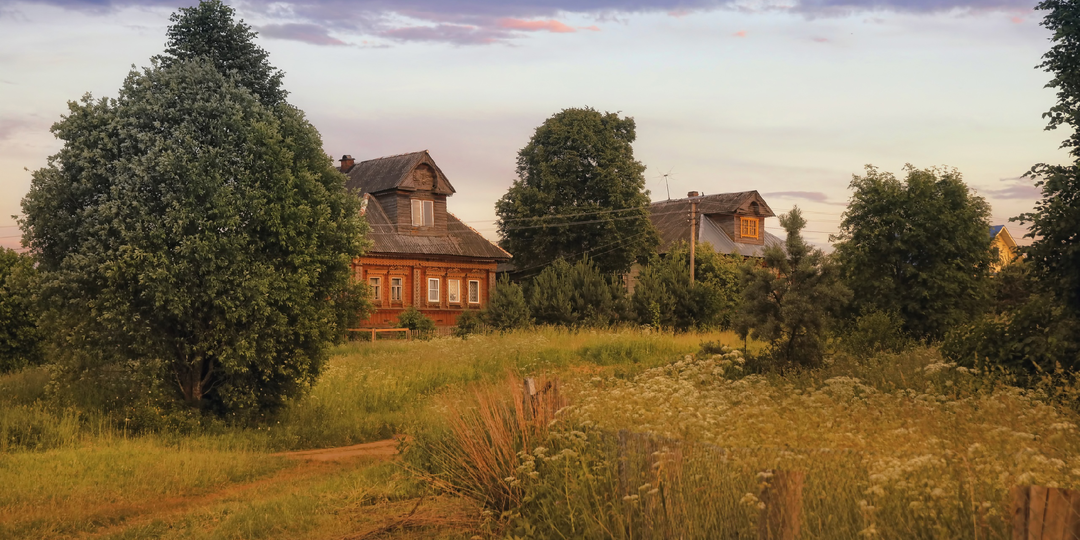 Почему в деревне Ярославской области дома стоят одинаково — и это не случайность