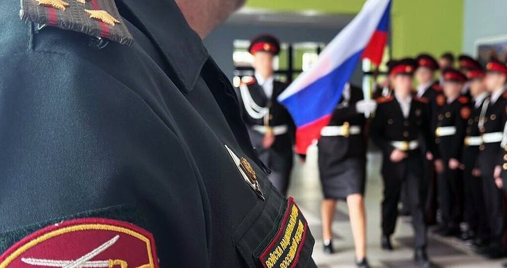 Почетные грамоты войск правопорядка вручены самым активным кадетам Мелитополя