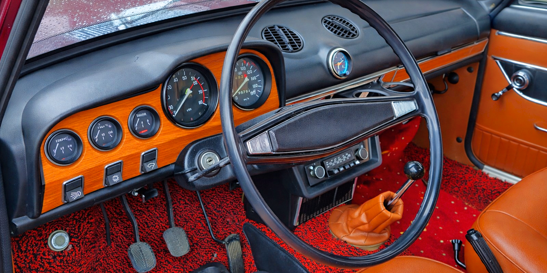 Что было не так с ВАЗ-2103 и почему первые "тройки" ушли работникам завода