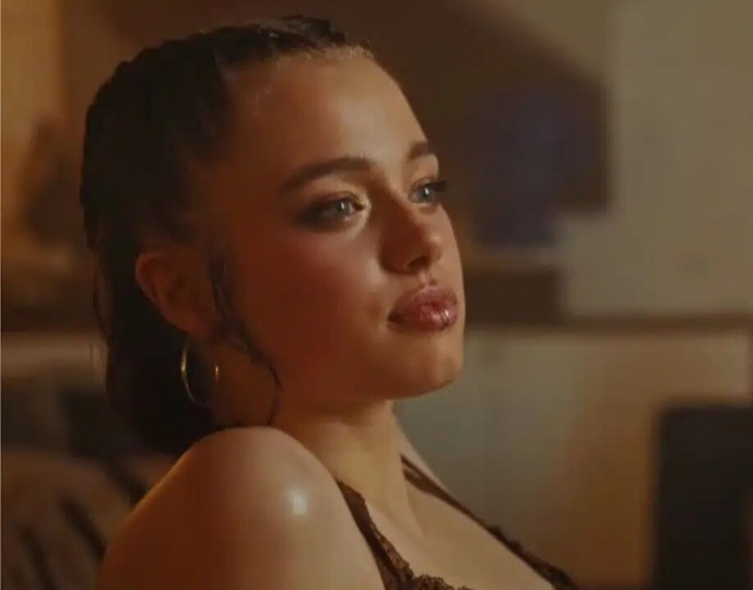 К-поп и дочь Бреда Питта, что общего