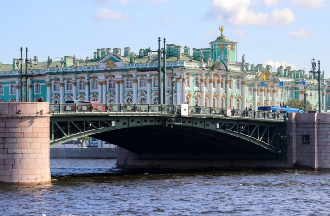 Дворцовый мост Санкт-Петербург