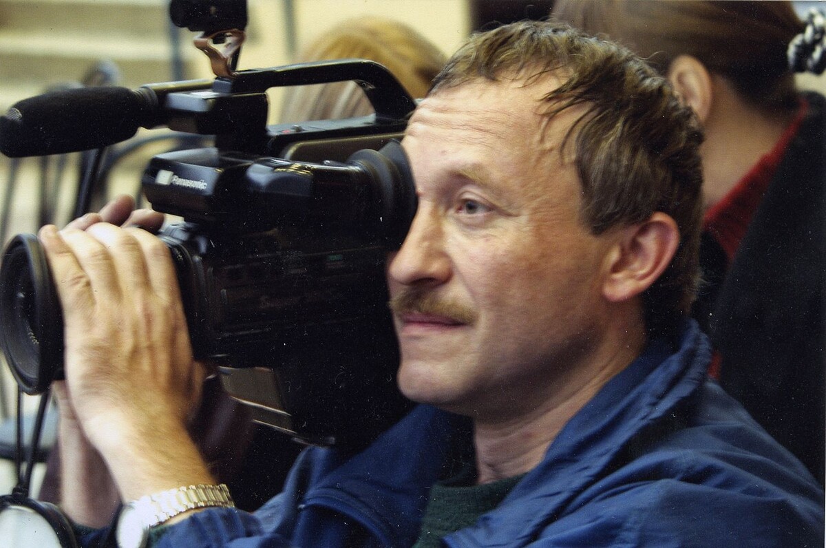 Одна из многочисленных ипостасей Альберта — оператор телеканала