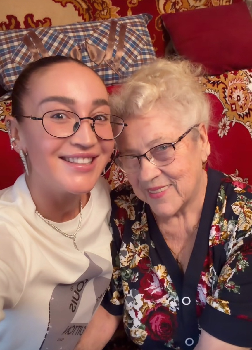 Бузова внезапно оказалась в центре скандала из-за квартиры бабушки. Фото: соцсети