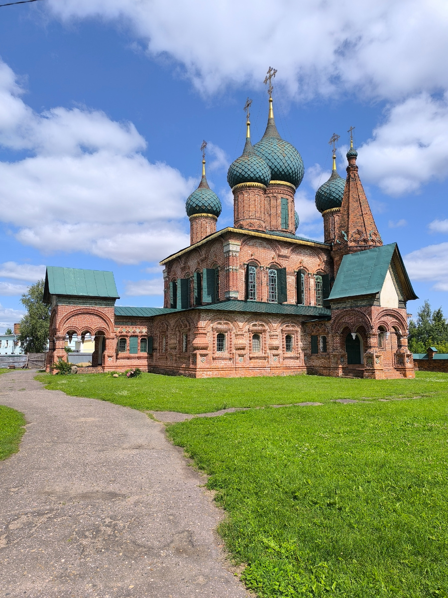 Фотографии из личного архива. Храмовый комплекс в Коровниках