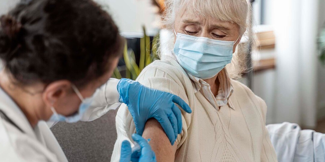 Прививка от гриппа может защитить мозг от деменции