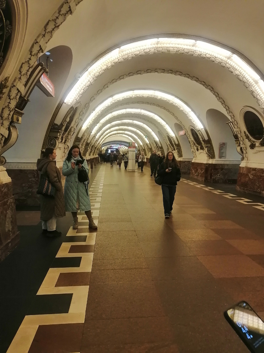 Метро площадь Восстания.