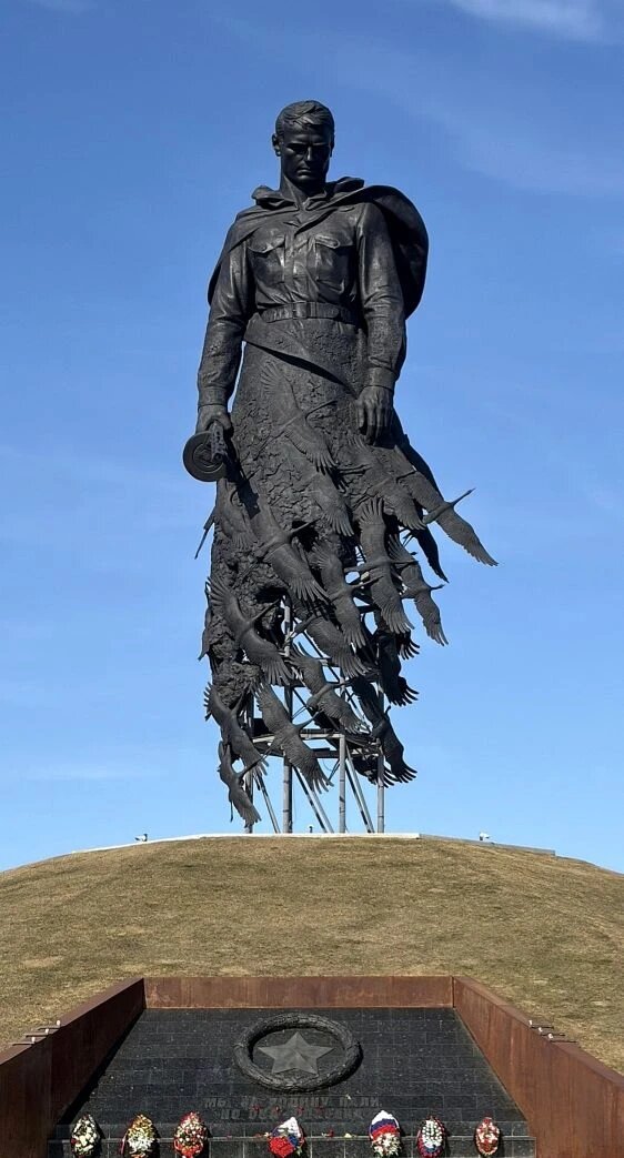 Памятник "Советскому солдату"