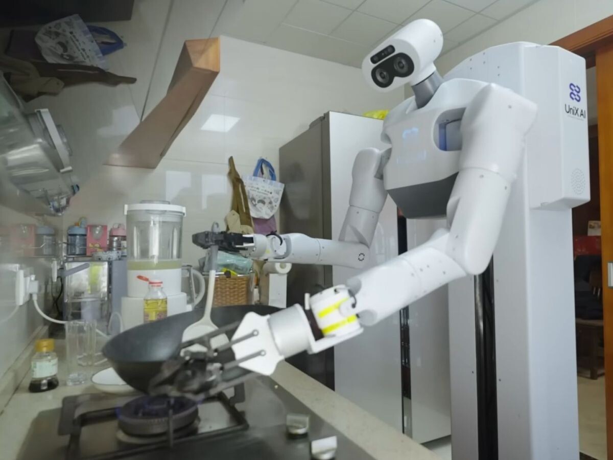    Робот-дворецкий Panther умеет готовить и убирать