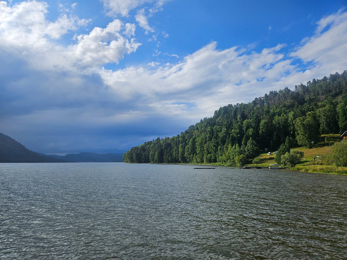 Телецкое озеро. Надвигается дождь