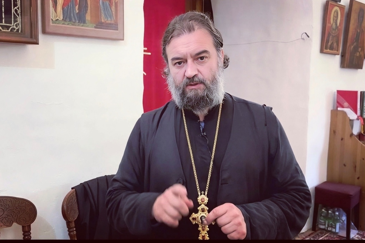 Андрей Ткачёв — протоиерей, настоятель Храма Троицы Живоначальной в Хохлах, писатель, телеведущий, блогер, миссионер.