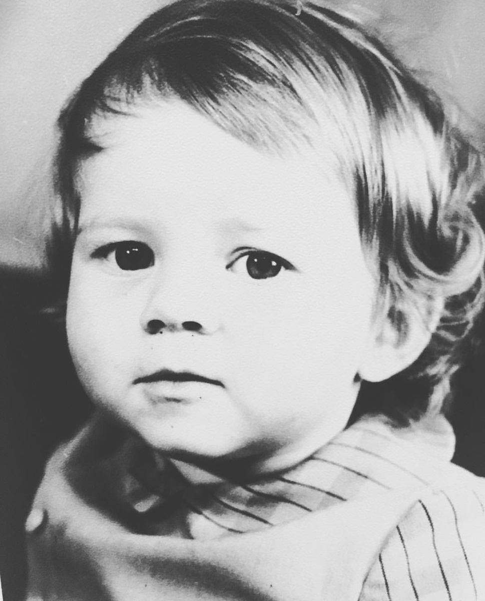 Анна Невская (Вислогузова) в детские годы