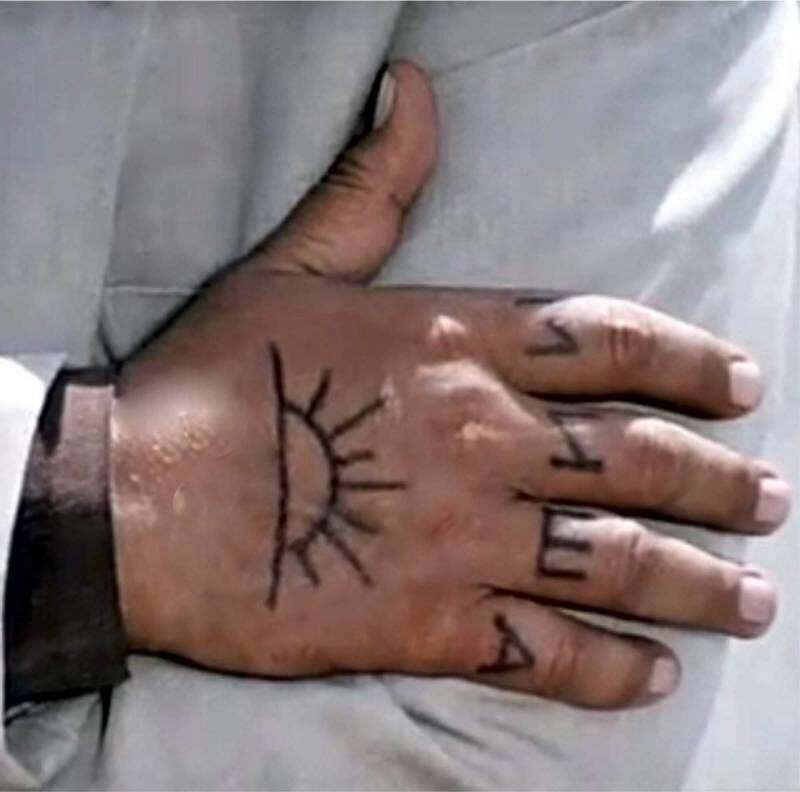 кадр из фильма Брилиантовая рука