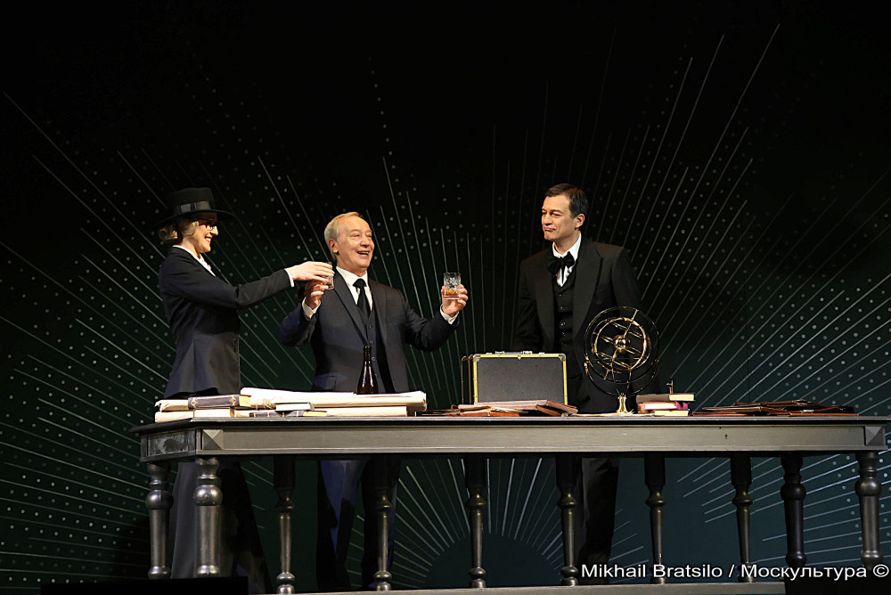 Маша - Александра Иванова, Манцев - Сергей Кагаков, Гарин - Андрей Чернышов
