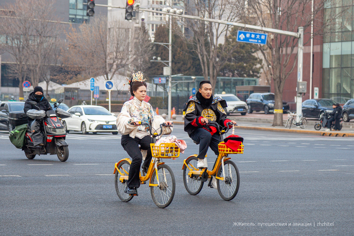 Прокатные велосипеды на улице Пекина
