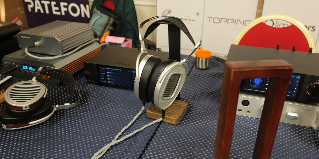 Маленький фото отчет о первом дне выставки