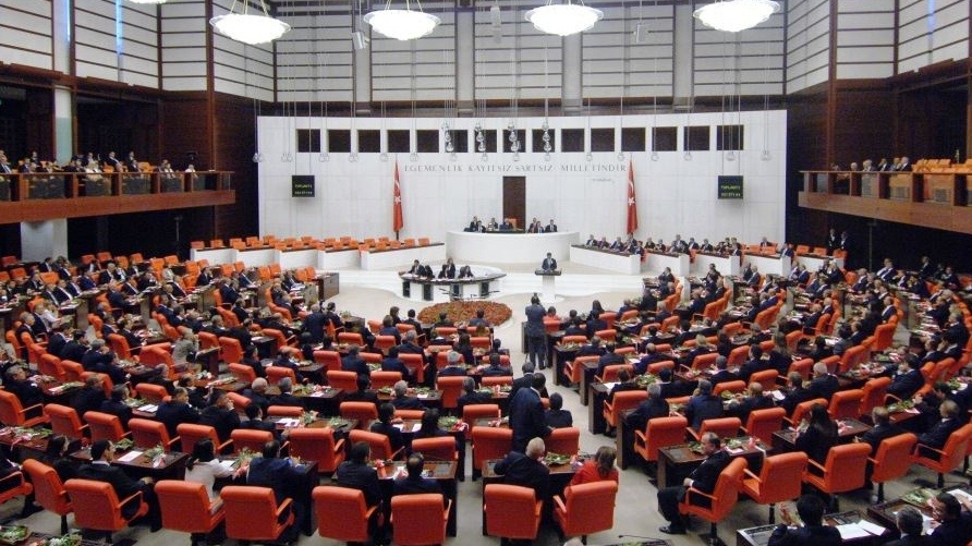     Зал заседаний Великого национального собрания Турции. Анкара   
Yıldız Yazıcıoğlu (сс)